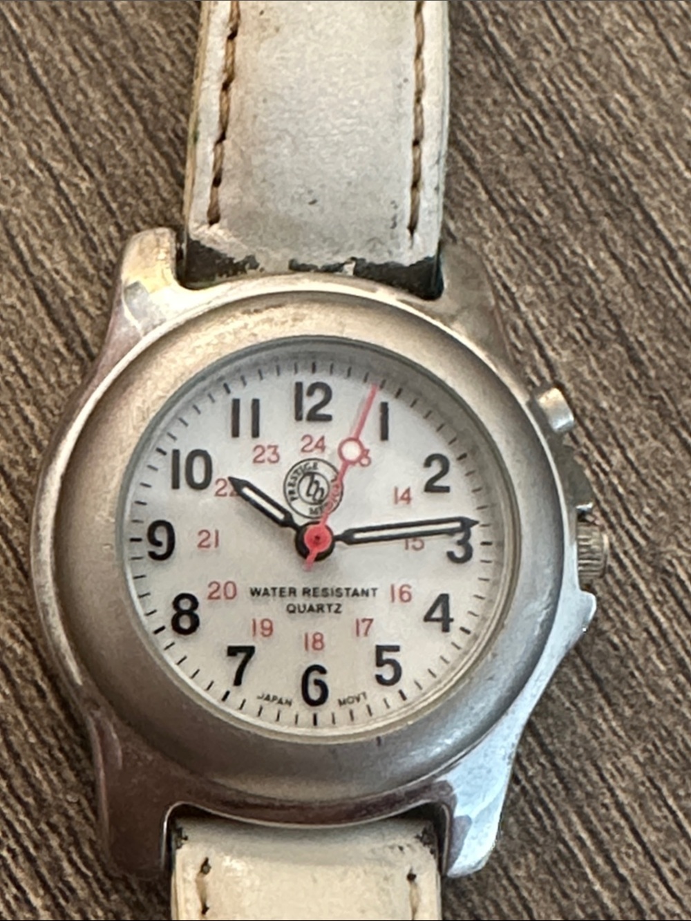 White Dial Quartz Water Resistant Watch - Unbranded